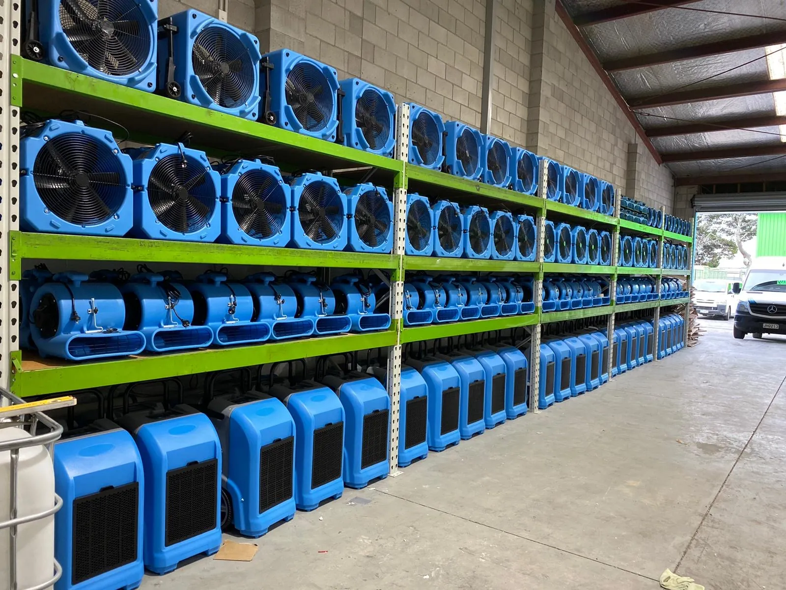 Sewage cleanup and drying equipment in Auckland
